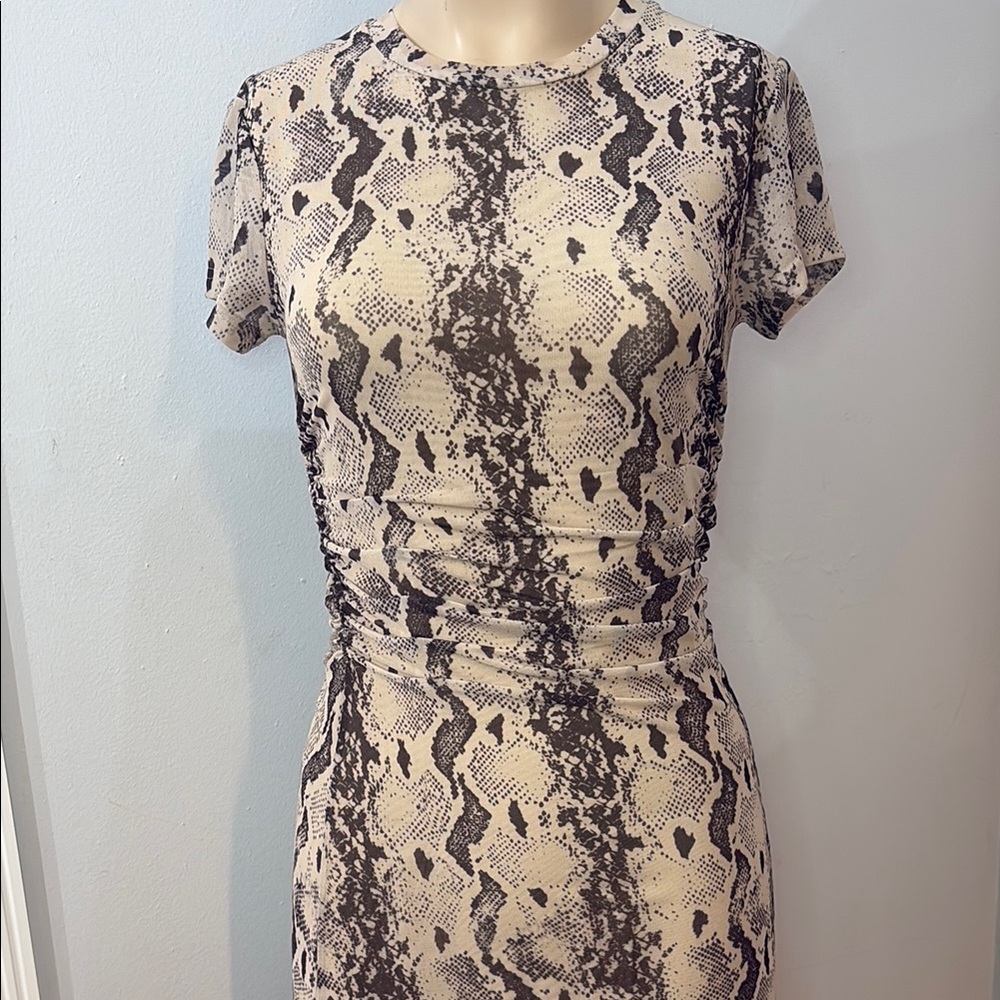 Elegant Snake Print Dress - Picture 2 of 8